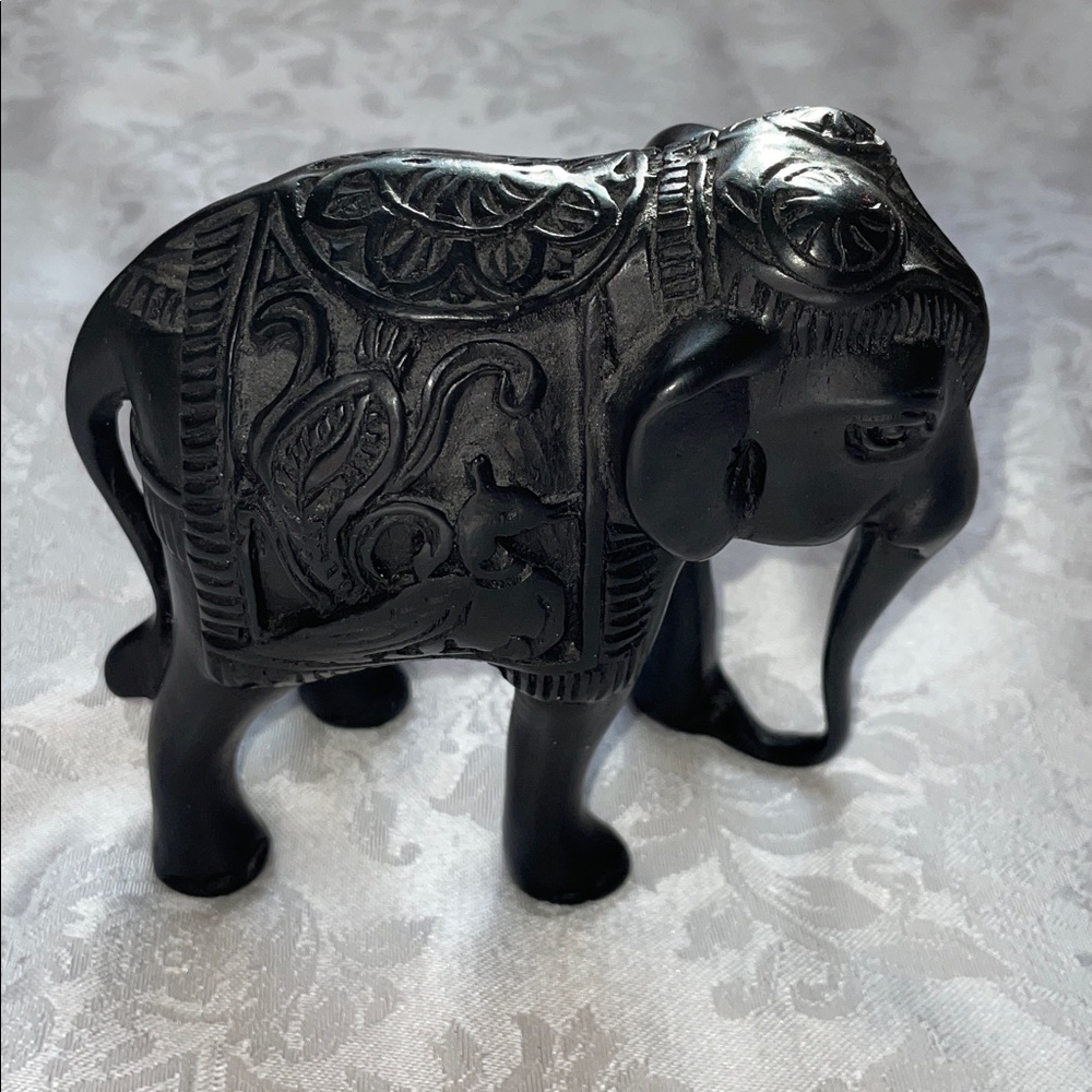 Intricately Black Marble Carved Elephant Figurine.  6x6x3” - Picture 5 of 8